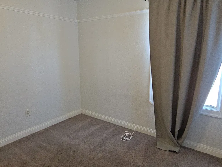 441 Wilson Ave — Photo 7