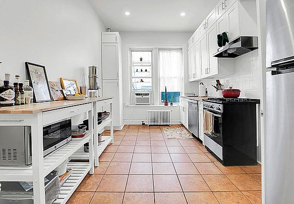 3rd image of 399 4th Ave APT 2L