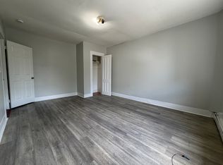 562 Arctic St #2B, Bridgeport, CT 06608