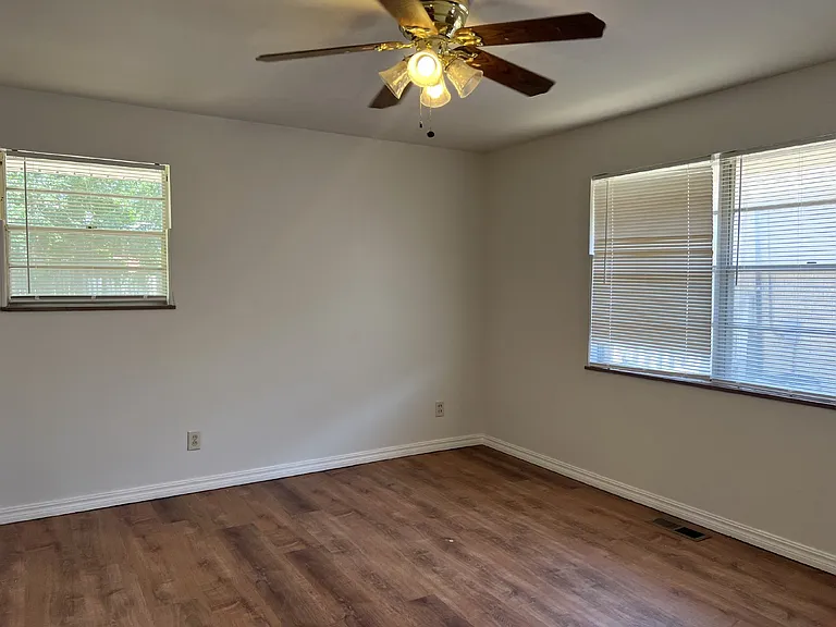 2507 NW 44th St — Photo 12