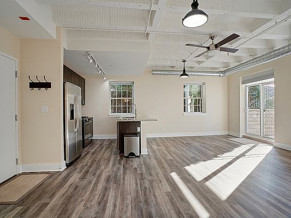 5th image of 154 School St APT 4