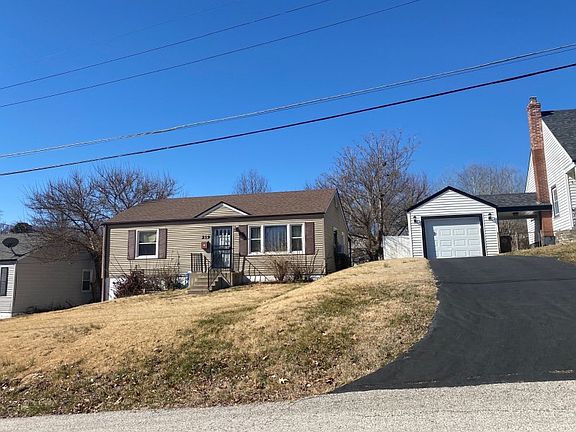 2nd image of 219 N Marguerite Ave