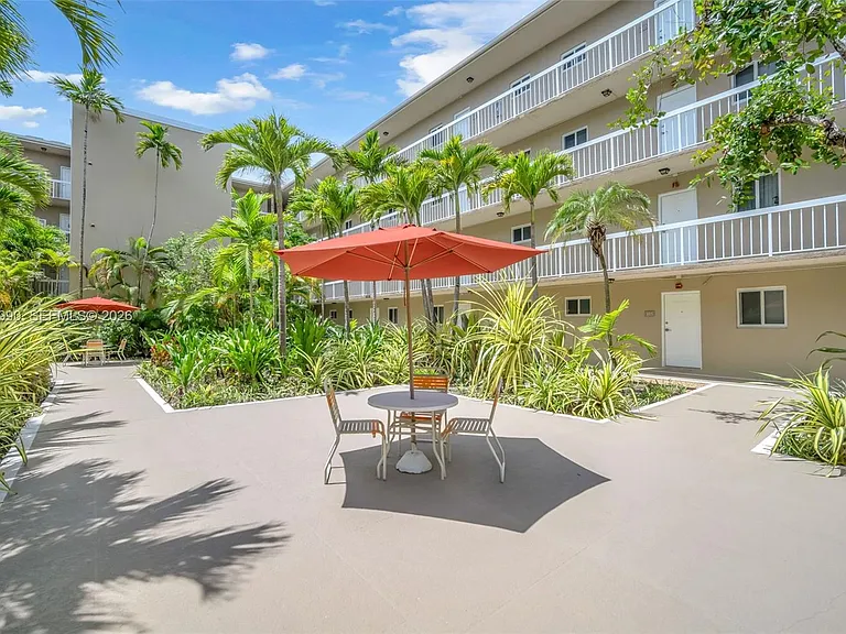 8101 Camino Real #402 — Photo 38