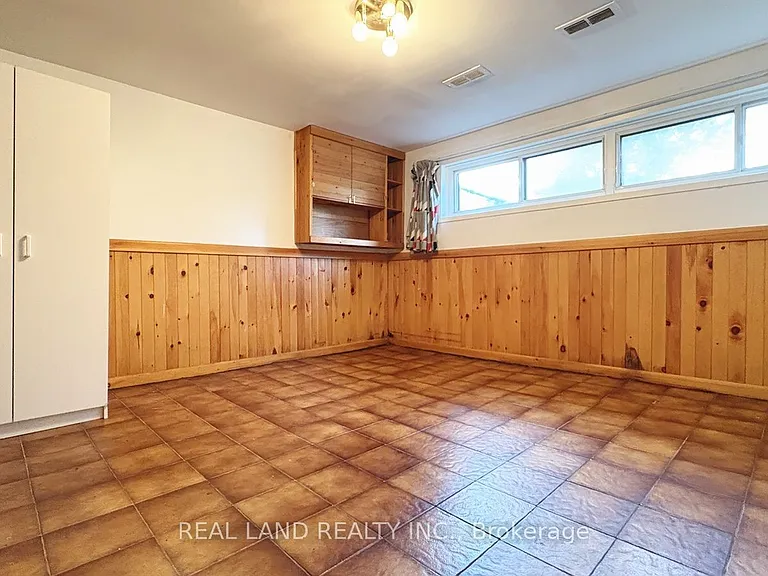 53 Lloydminster Cres — Photo 18
