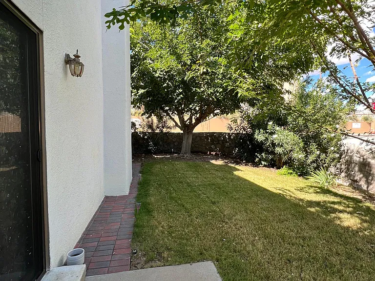 3390 Majestic Rdg — Photo 20