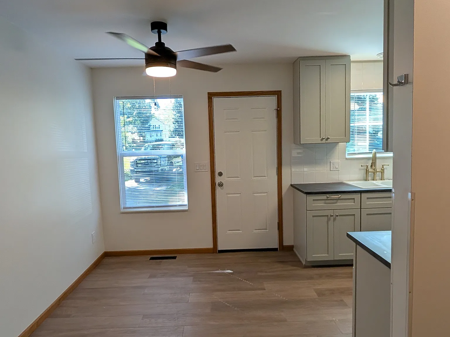 4 bed, 1.5 bath, 1459 sqft, $1,600 — Photo 2