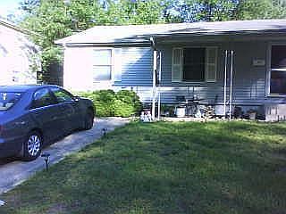 front house with driveway