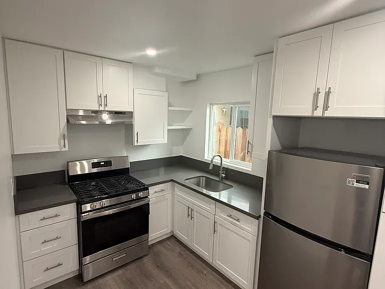 483 E Osgood St #C — Photo 1