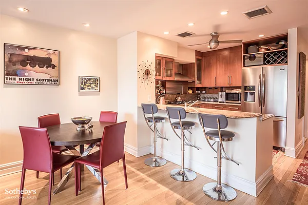 Sold by Sotheby's International Realty | media 14