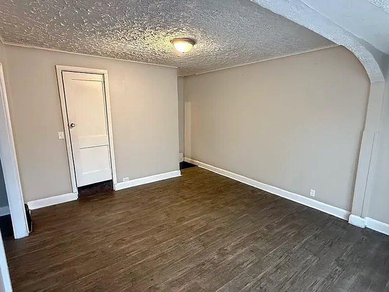 1522 N Tacoma Ave — Photo 3