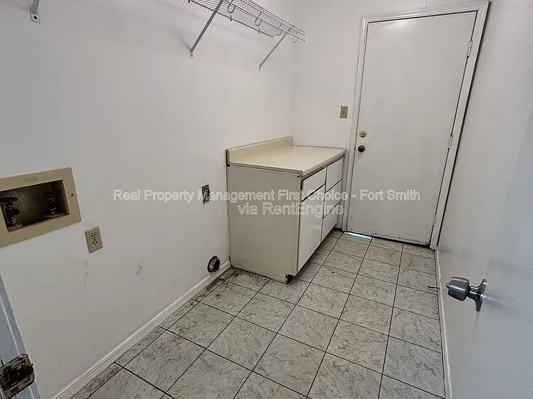 6719 Independence St — Photo 18