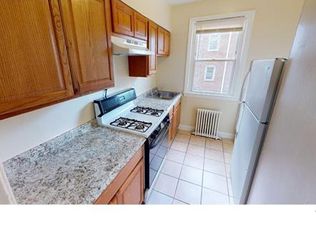 3923 4th St SE #4, Washington, DC 20032