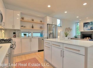 2425 NW 57th St #B, Seattle, WA 98107