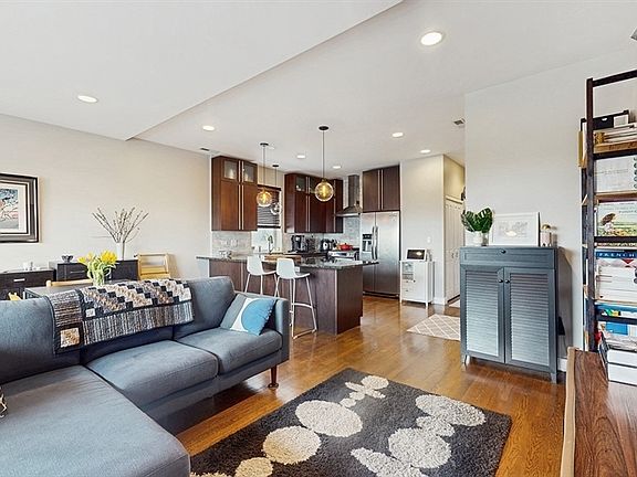 4th image of 1445 W Grand Ave #3E