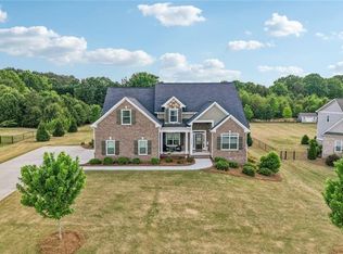 1354 Horseshoe Bend Ln, Bogart, GA 30622