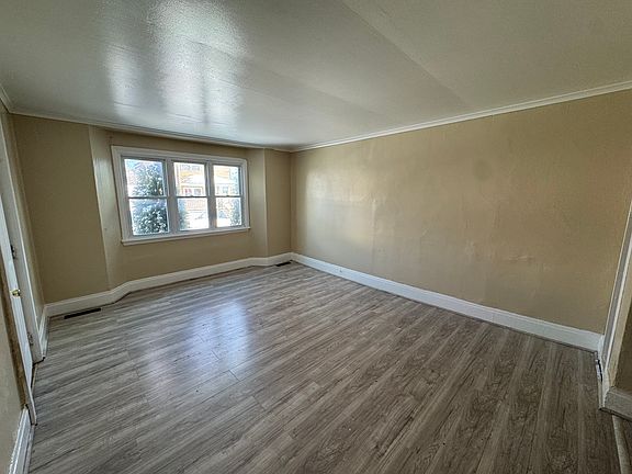 3rd image of 540 Willett St Floor 1