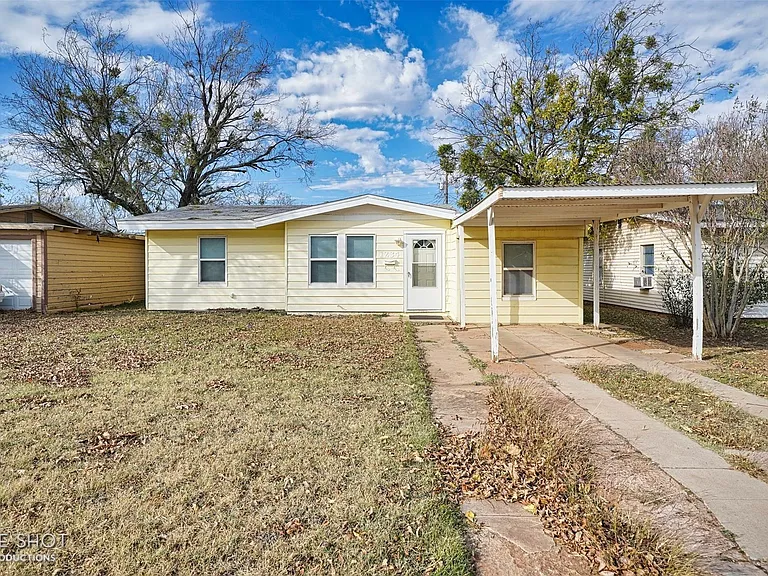 1234 S Crockett Dr — Photo 1