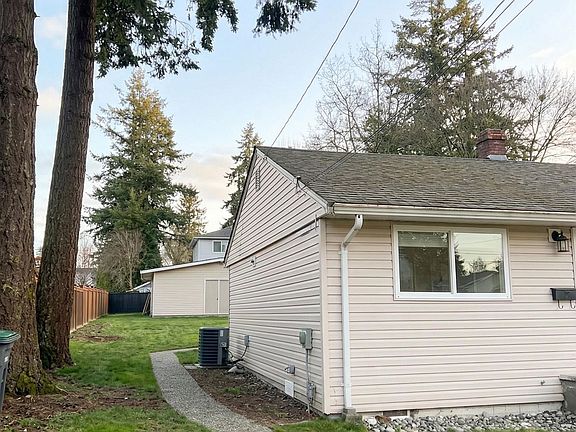 2nd image of 14032 Grosvenor Rd