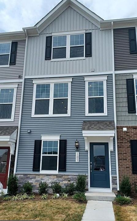 1st image of 182 Coolidge Ave