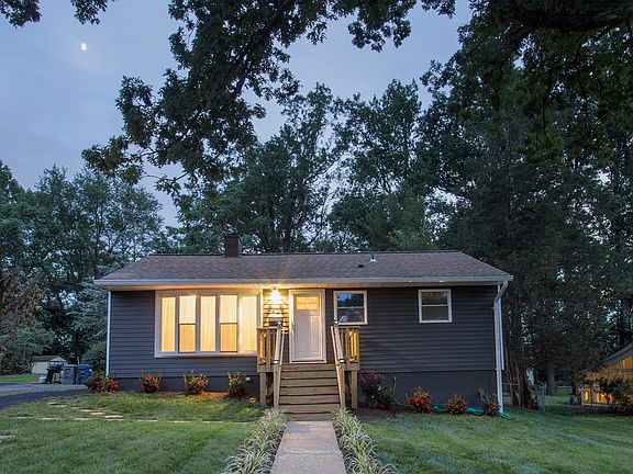 4th image of 6423 Maplewood Dr