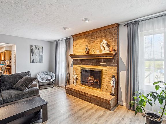 5th image of 6672 Devon Dr