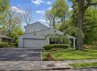 127 Wooleys Lane, Great Neck, NY 11023