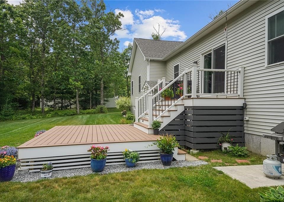 1st image of 93 Teakwood Dr W