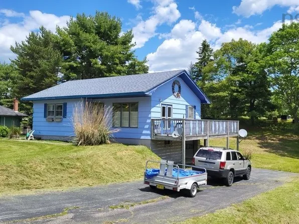 1915 Highway 331, West Lahave, NS B0R 1G0