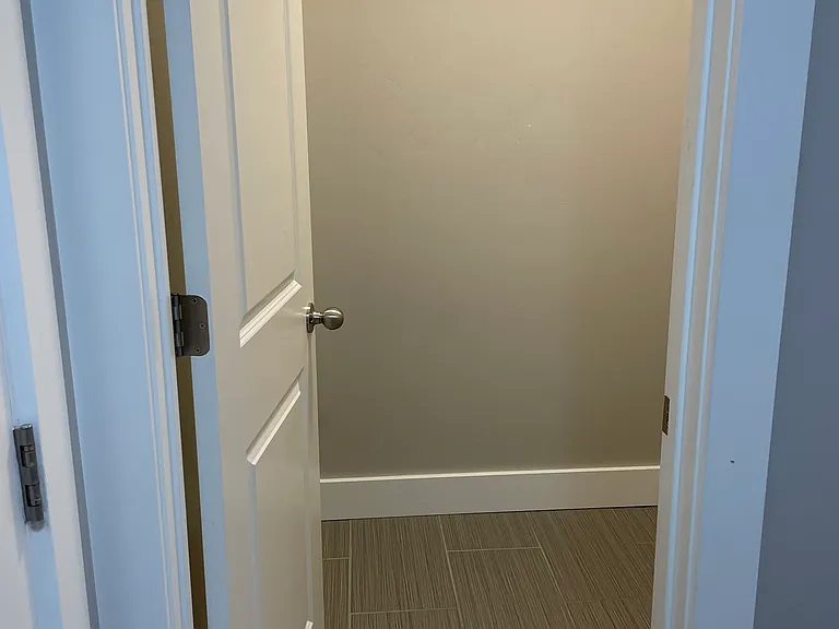 537 E 860 S — Photo 20