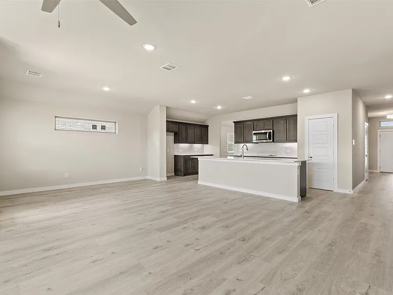 216 Arrow Wood Rd — Photo 4