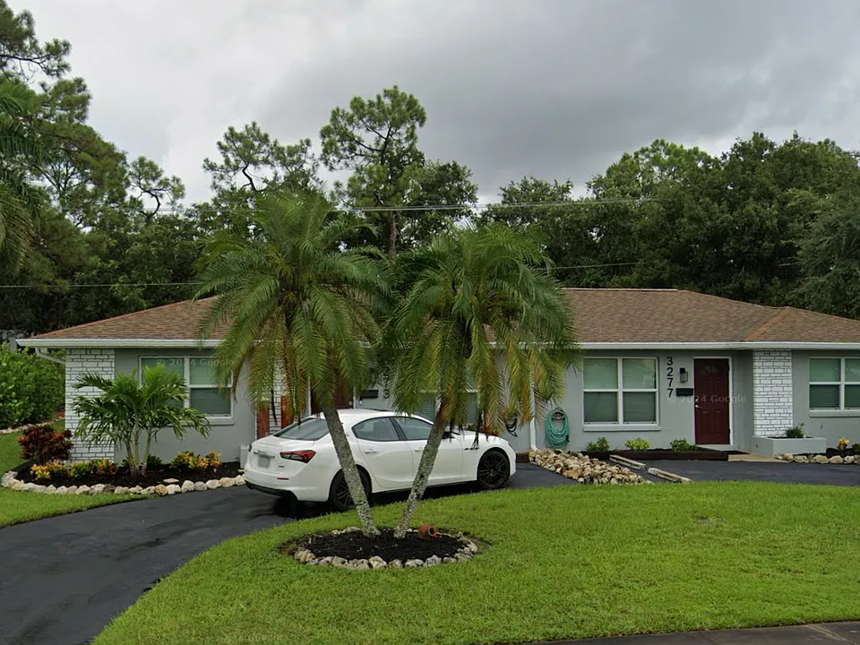 3273 Poinciana Dr