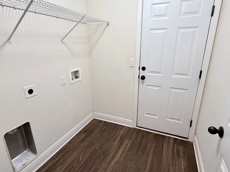 5735 Mill Stream Way — Photo 12