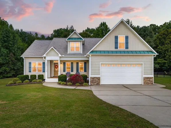 198 Carriage Creek Dr, Smithfield, NC 27577