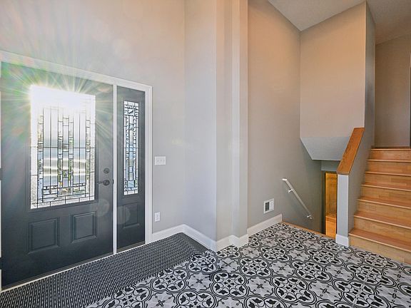 4th image of 118 Crystal Ct