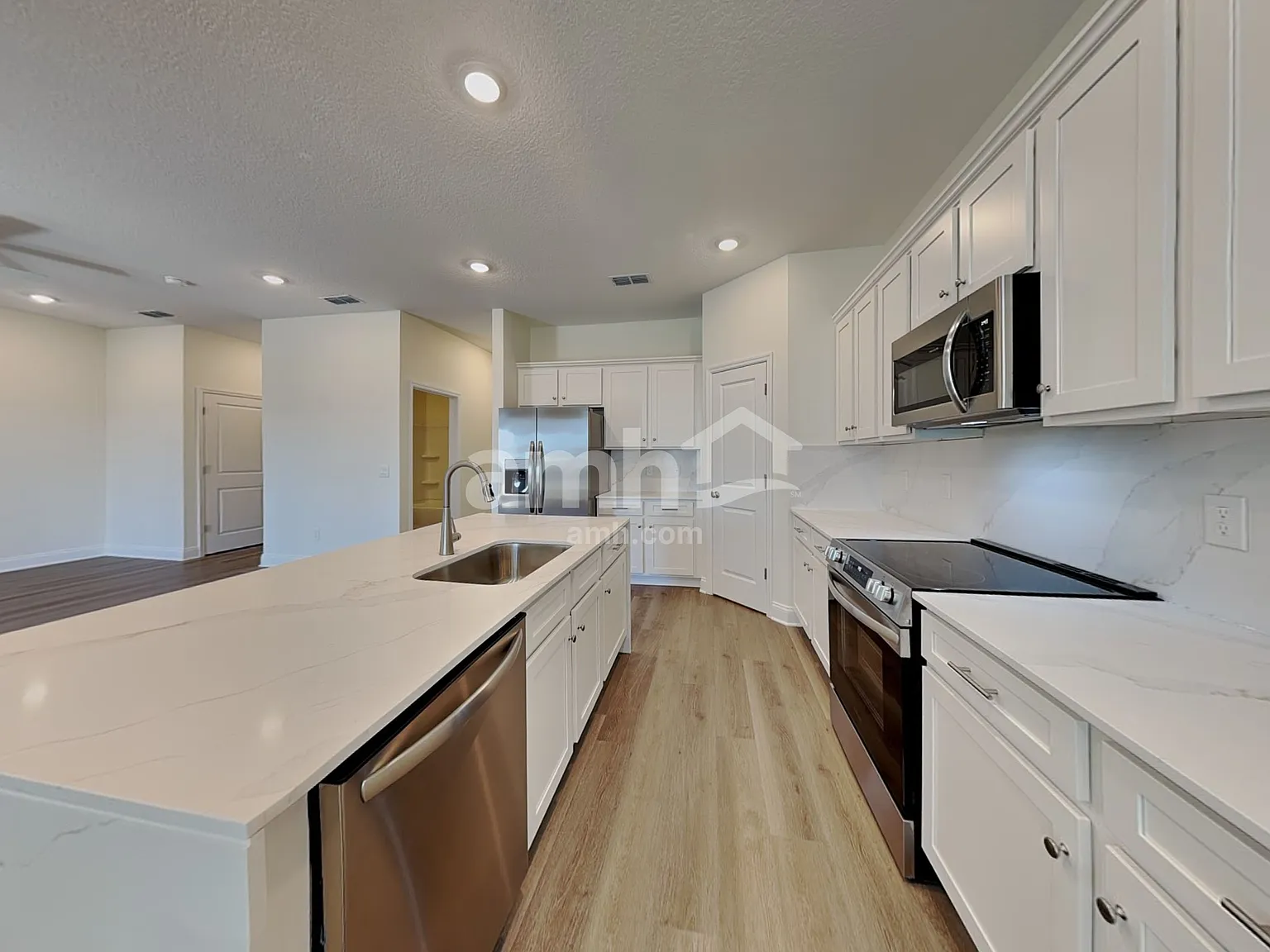 3 bed, 2.5 bath, 2040 sqft, $2,675 — Photo 3