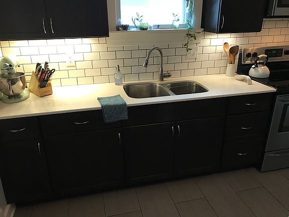 5th image of 1045 Dixon Ave