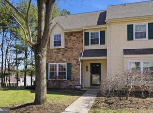 130 Oak Knoll Cir, Millersville, PA 17551
