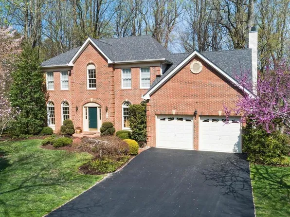 11 Colts Neck Ct, Edgewater, MD 21037