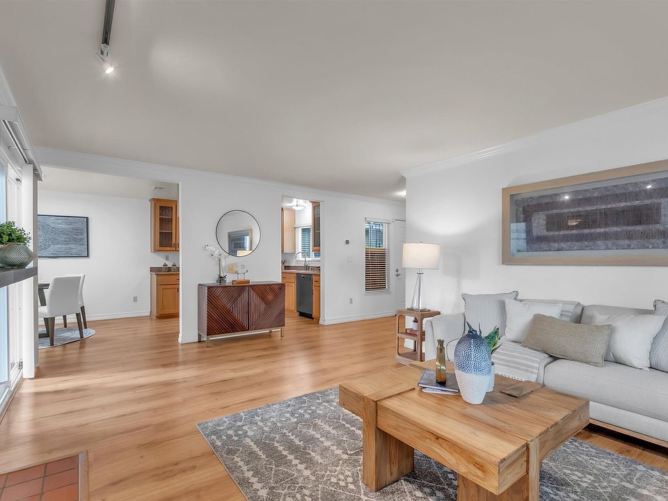 1st image of 215 Whalebone Ct
