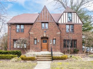1120 Buckingham Rd, Grosse Pointe Park, MI 48230