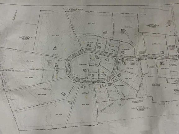 3rd image of 01 Pine Hollow Dr