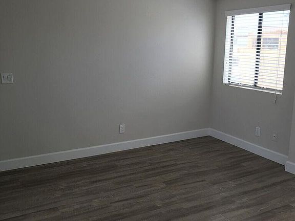 5th image of 407 Bird Rock Ave APT 2F