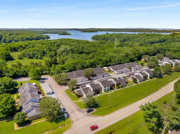 130 Lake Chateau Dr, Hermitage, TN 37076