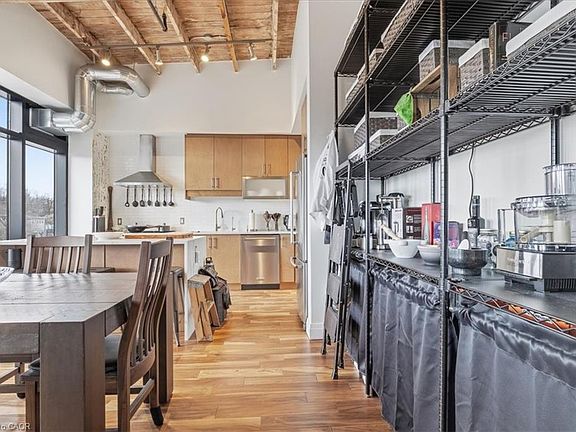 3rd image of 19 Guelph Ave #401