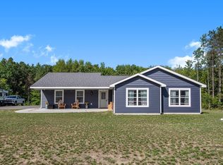 10112 Betsie Creek Dr, Interlochen, MI 49643