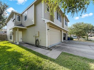 339 Brandy Ridge Ln, Dickinson, TX 77539