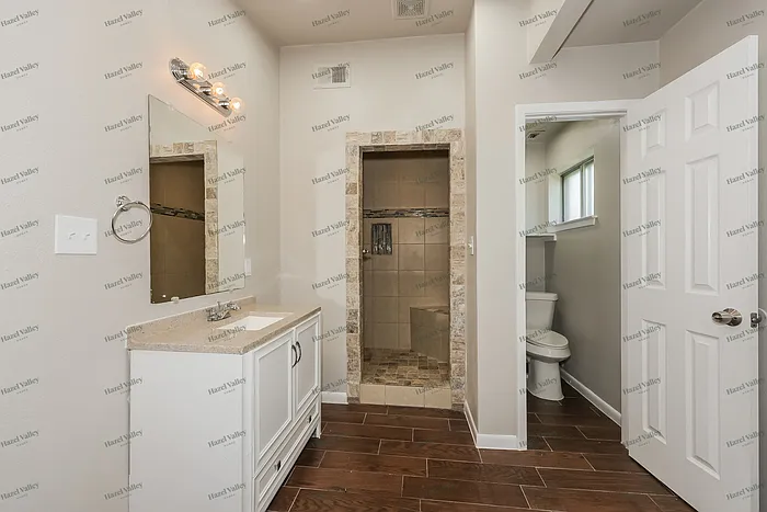 3916 Wendover Dr — Photo 8