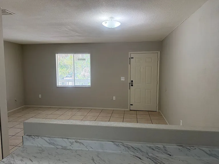 931 33rd Ave W — Photo 7