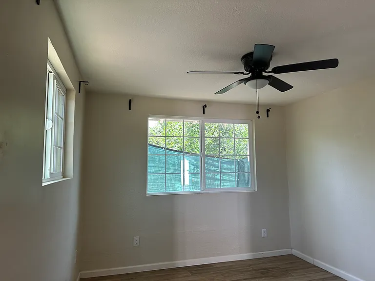Dickey St — Photo 17