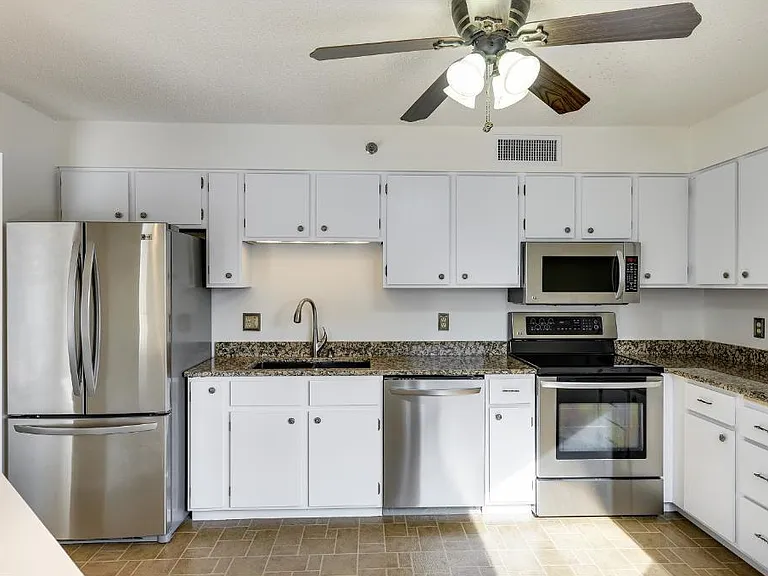 121 Washington Ave S #1102 — Photo 8